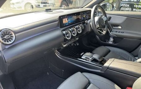 Mercedes-Benz A-Класс, 2022 год, 1 600 000 рублей, 10 фотография