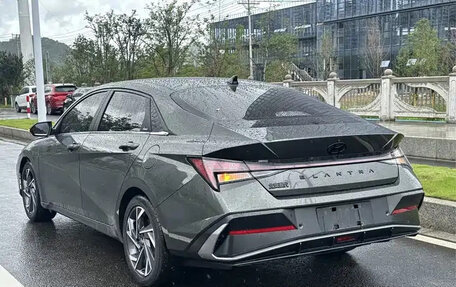 Hyundai Elantra, 2023 год, 1 850 000 рублей, 5 фотография
