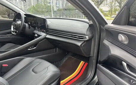 Hyundai Elantra, 2023 год, 1 850 000 рублей, 13 фотография