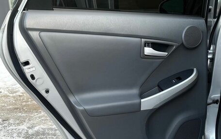 Toyota Prius, 2010 год, 930 000 рублей, 10 фотография