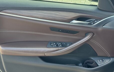 BMW 5 серия, 2017 год, 3 150 000 рублей, 24 фотография