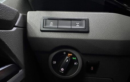 Volkswagen Caravelle T6 рестайлинг, 2020 год, 4 099 000 рублей, 16 фотография