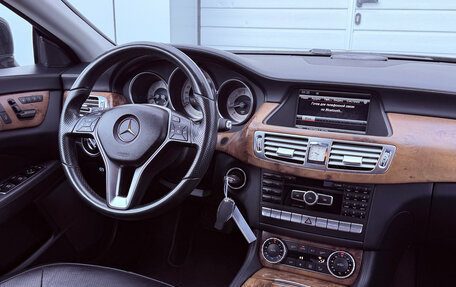 Mercedes-Benz CLS, 2014 год, 2 400 000 рублей, 22 фотография