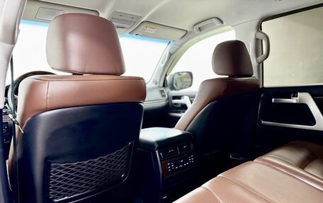 Toyota Land Cruiser 200, 2016 год, 4 987 000 рублей, 13 фотография