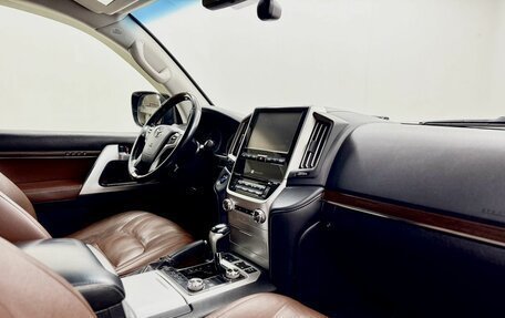 Toyota Land Cruiser 200, 2016 год, 4 987 000 рублей, 12 фотография