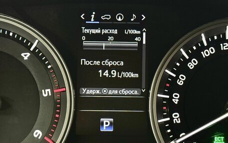 Toyota Land Cruiser 200, 2016 год, 4 987 000 рублей, 20 фотография