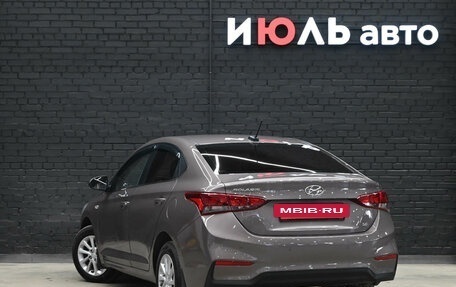 Hyundai Solaris II рестайлинг, 2017 год, 1 100 000 рублей, 4 фотография