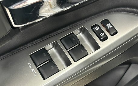 Toyota Land Cruiser 200, 2012 год, 3 595 000 рублей, 16 фотография