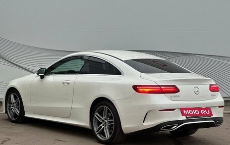 Mercedes-Benz E-Класс, 2019 год, 4 400 000 рублей, 6 фотография