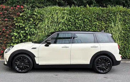 MINI Clubman, 2023 год, 2 650 000 рублей, 3 фотография