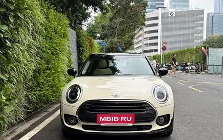 MINI Clubman, 2023 год, 2 650 000 рублей, 2 фотография