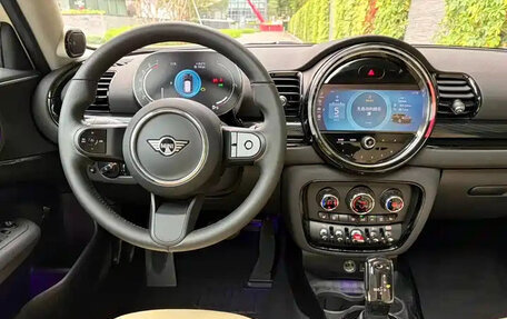 MINI Clubman, 2023 год, 2 650 000 рублей, 10 фотография