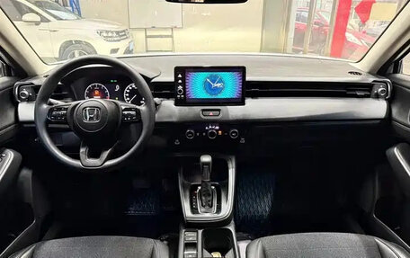 Honda Vezel, 2023 год, 2 190 000 рублей, 12 фотография