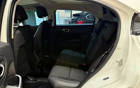 Honda Vezel, 2023 год, 2 190 000 рублей, 24 фотография