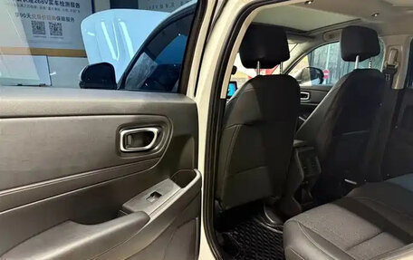 Honda Vezel, 2023 год, 2 190 000 рублей, 22 фотография