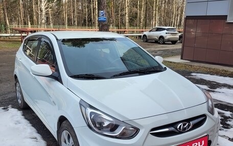 Hyundai Solaris II рестайлинг, 2012 год, 830 000 рублей, 1 фотография