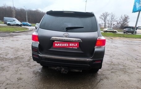 Toyota Highlander III, 2011 год, 2 300 000 рублей, 6 фотография