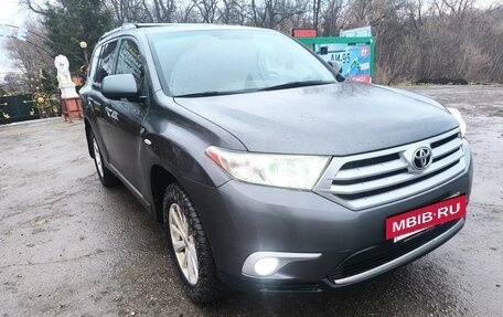 Toyota Highlander III, 2011 год, 2 300 000 рублей, 3 фотография