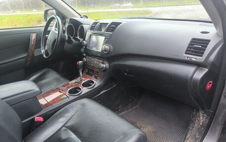 Toyota Highlander III, 2011 год, 2 300 000 рублей, 11 фотография