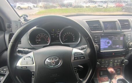 Toyota Highlander III, 2011 год, 2 300 000 рублей, 13 фотография