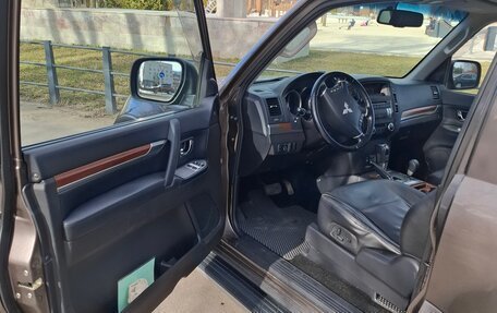 Mitsubishi Pajero IV, 2008 год, 2 450 000 рублей, 3 фотография