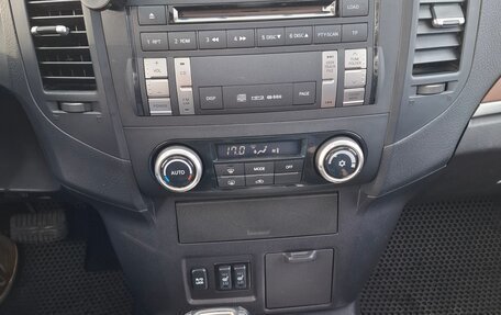 Mitsubishi Pajero IV, 2008 год, 2 450 000 рублей, 21 фотография