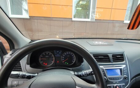 Hyundai Solaris II рестайлинг, 2012 год, 830 000 рублей, 5 фотография