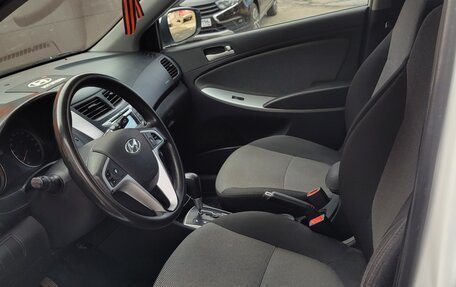 Hyundai Solaris II рестайлинг, 2012 год, 830 000 рублей, 3 фотография