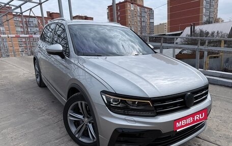 Volkswagen Tiguan II, 2019 год, 3 390 000 рублей, 3 фотография