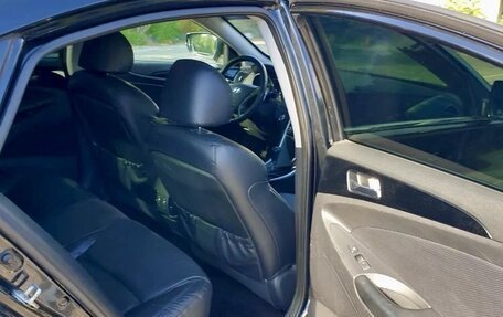 Hyundai Sonata VI, 2011 год, 920 000 рублей, 11 фотография