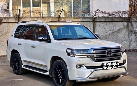 Toyota Land Cruiser 200, 2017 год, 7 290 000 рублей, 4 фотография