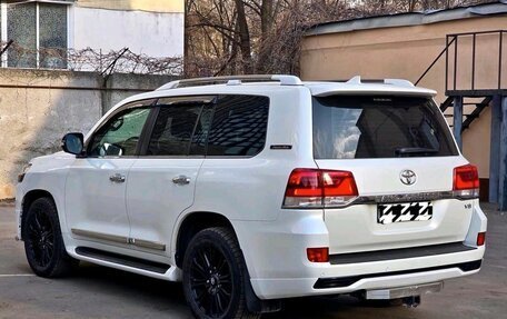 Toyota Land Cruiser 200, 2017 год, 7 290 000 рублей, 3 фотография