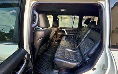 Toyota Land Cruiser 200, 2017 год, 7 290 000 рублей, 7 фотография