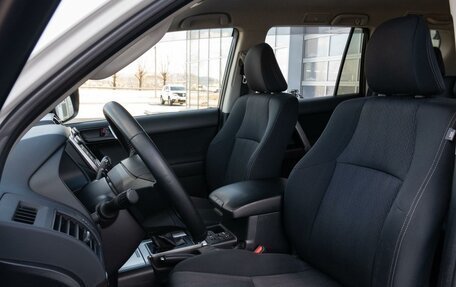 Toyota Land Cruiser Prado 150 рестайлинг 2, 2020 год, 4 515 000 рублей, 15 фотография