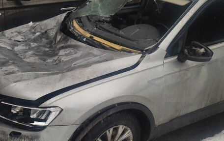 Volkswagen Tiguan II, 2019 год, 600 000 рублей, 1 фотография