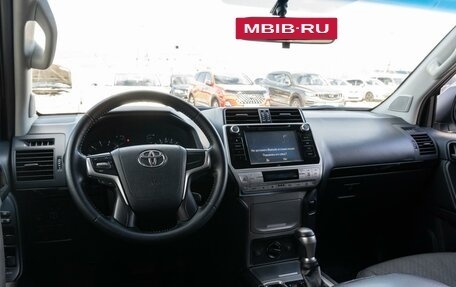 Toyota Land Cruiser Prado 150 рестайлинг 2, 2020 год, 4 515 000 рублей, 11 фотография