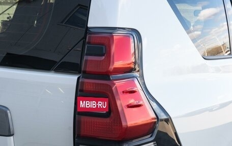 Toyota Land Cruiser Prado 150 рестайлинг 2, 2020 год, 4 515 000 рублей, 10 фотография