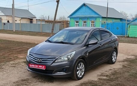 Hyundai Solaris II рестайлинг, 2016 год, 870 000 рублей, 1 фотография
