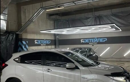 Honda Vezel, 2018 год, 1 800 000 рублей, 4 фотография