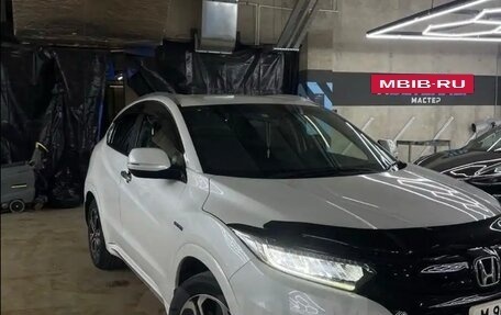 Honda Vezel, 2018 год, 1 800 000 рублей, 3 фотография