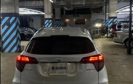 Honda Vezel, 2018 год, 1 800 000 рублей, 10 фотография