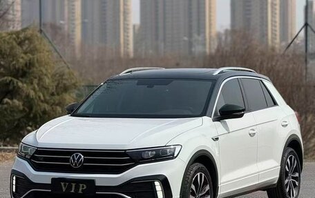 Volkswagen T-Roc I, 2022 год, 1 700 000 рублей, 1 фотография