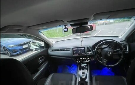 Honda Vezel, 2018 год, 1 800 000 рублей, 12 фотография