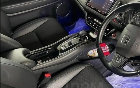 Honda Vezel, 2018 год, 1 800 000 рублей, 11 фотография