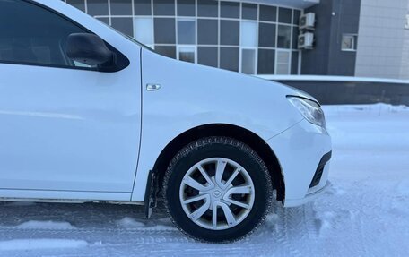 Renault Logan II, 2019 год, 710 000 рублей, 9 фотография