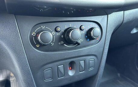 Renault Logan II, 2019 год, 710 000 рублей, 29 фотография