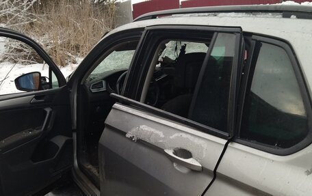 Volkswagen Tiguan II, 2019 год, 600 000 рублей, 2 фотография