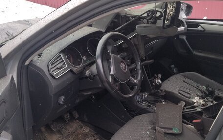 Volkswagen Tiguan II, 2019 год, 600 000 рублей, 5 фотография