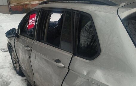 Volkswagen Tiguan II, 2019 год, 600 000 рублей, 6 фотография