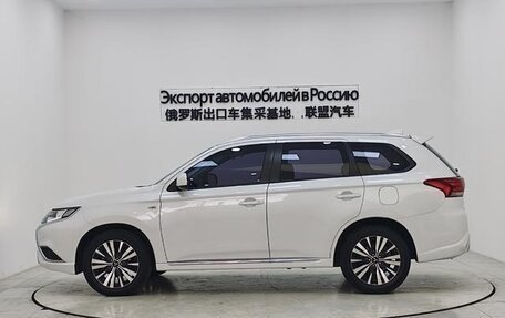 Mitsubishi Outlander III рестайлинг 3, 2021 год, 2 024 000 рублей, 5 фотография